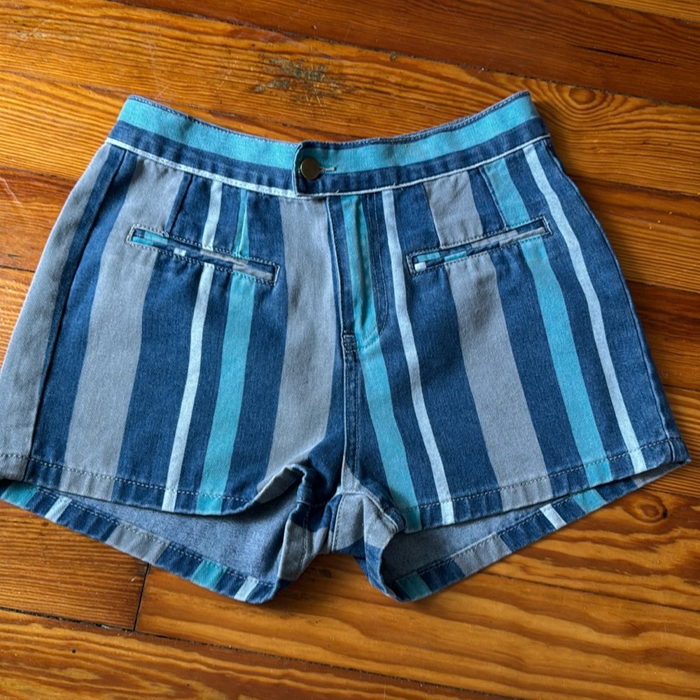 Molly Bracken stripped shorts size S